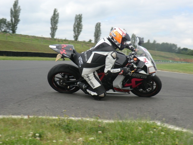 Knee Down advanced motorcycle training 